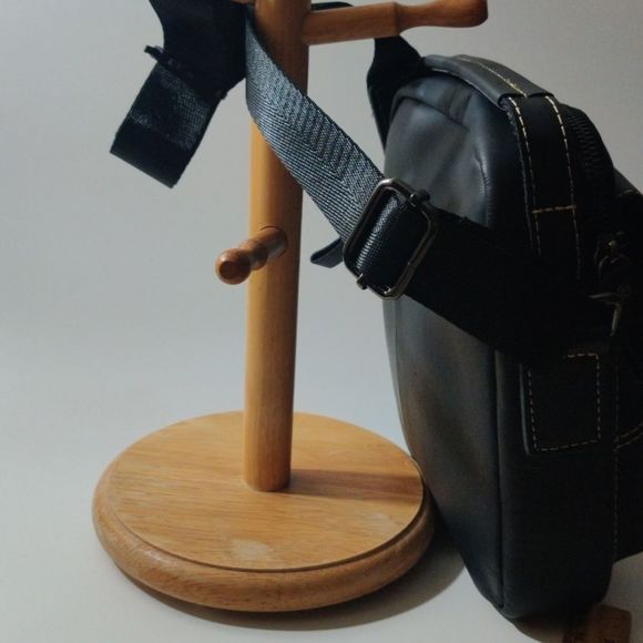 Laoshizi Handsome Premium Leather Crossbody Unisex Mini Bag - Picture 11 of 16